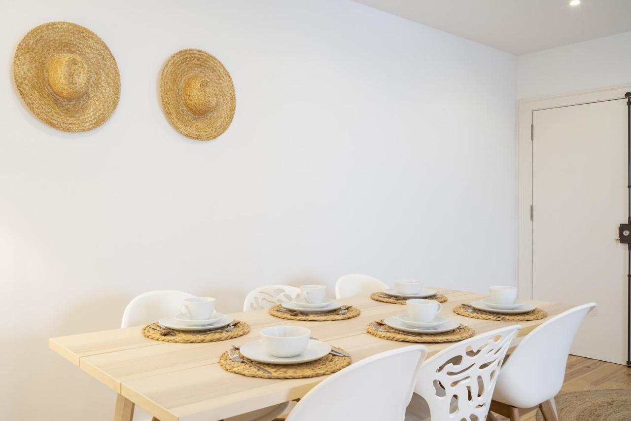 Warm And Cozy Parquet Flooring Apartment In Almada Exteriér fotografie