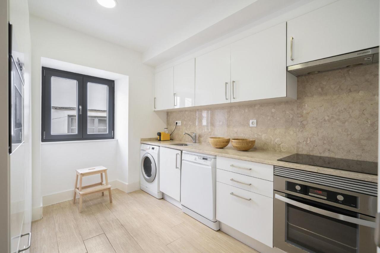 Warm And Cozy Parquet Flooring Apartment In Almada Exteriér fotografie